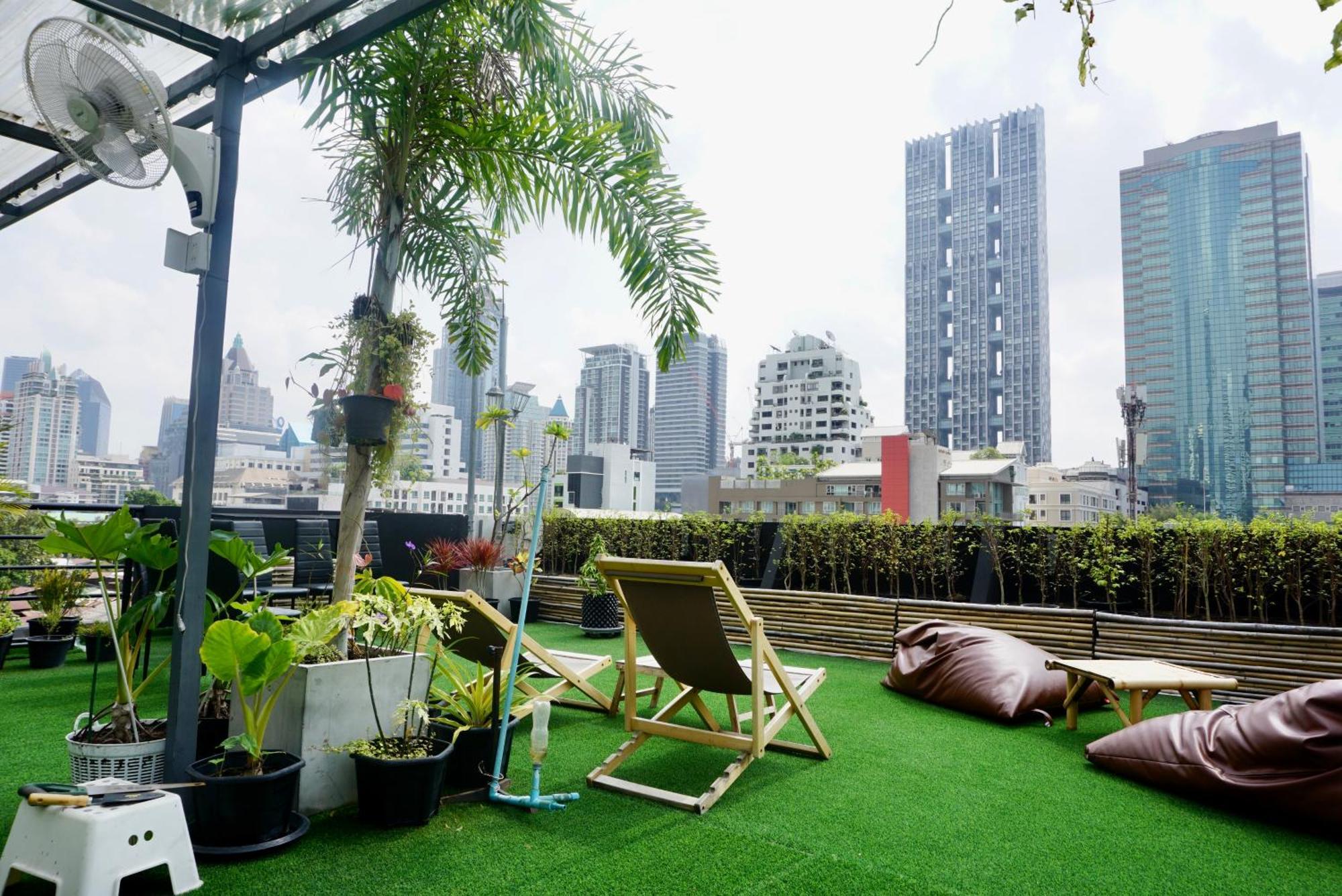 Silom Soi 3 Hash Apartment Hip And Funky With Rooftop View Bangkok Esterno foto