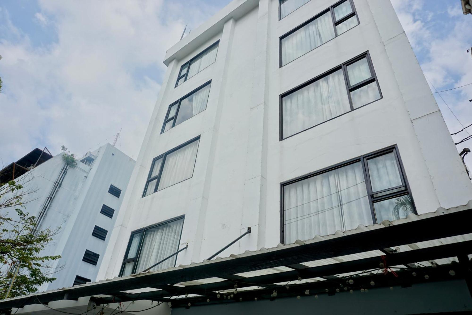 Silom Soi 3 Hash Apartment Hip And Funky With Rooftop View Bangkok Esterno foto