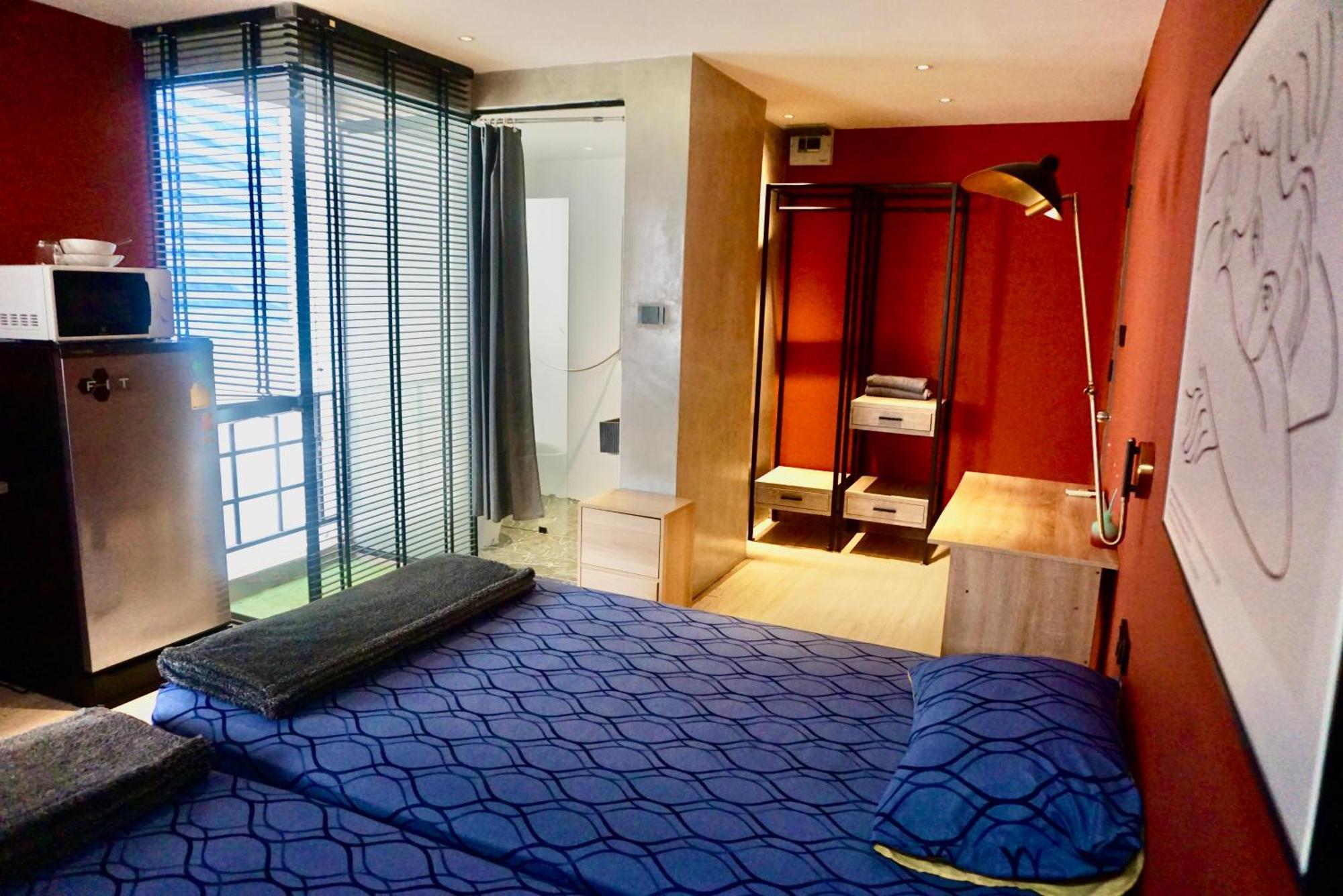Silom Soi 3 Hash Apartment Hip And Funky With Rooftop View Bangkok Esterno foto