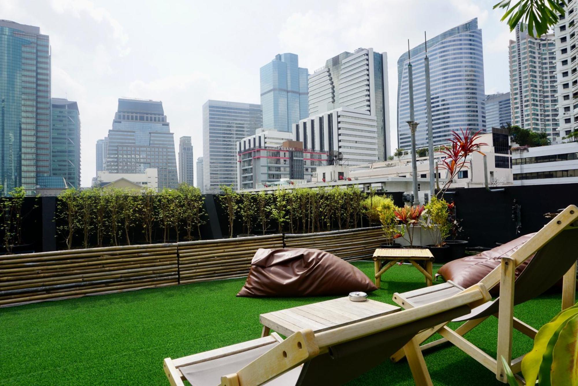 Silom Soi 3 Hash Apartment Hip And Funky With Rooftop View Bangkok Esterno foto