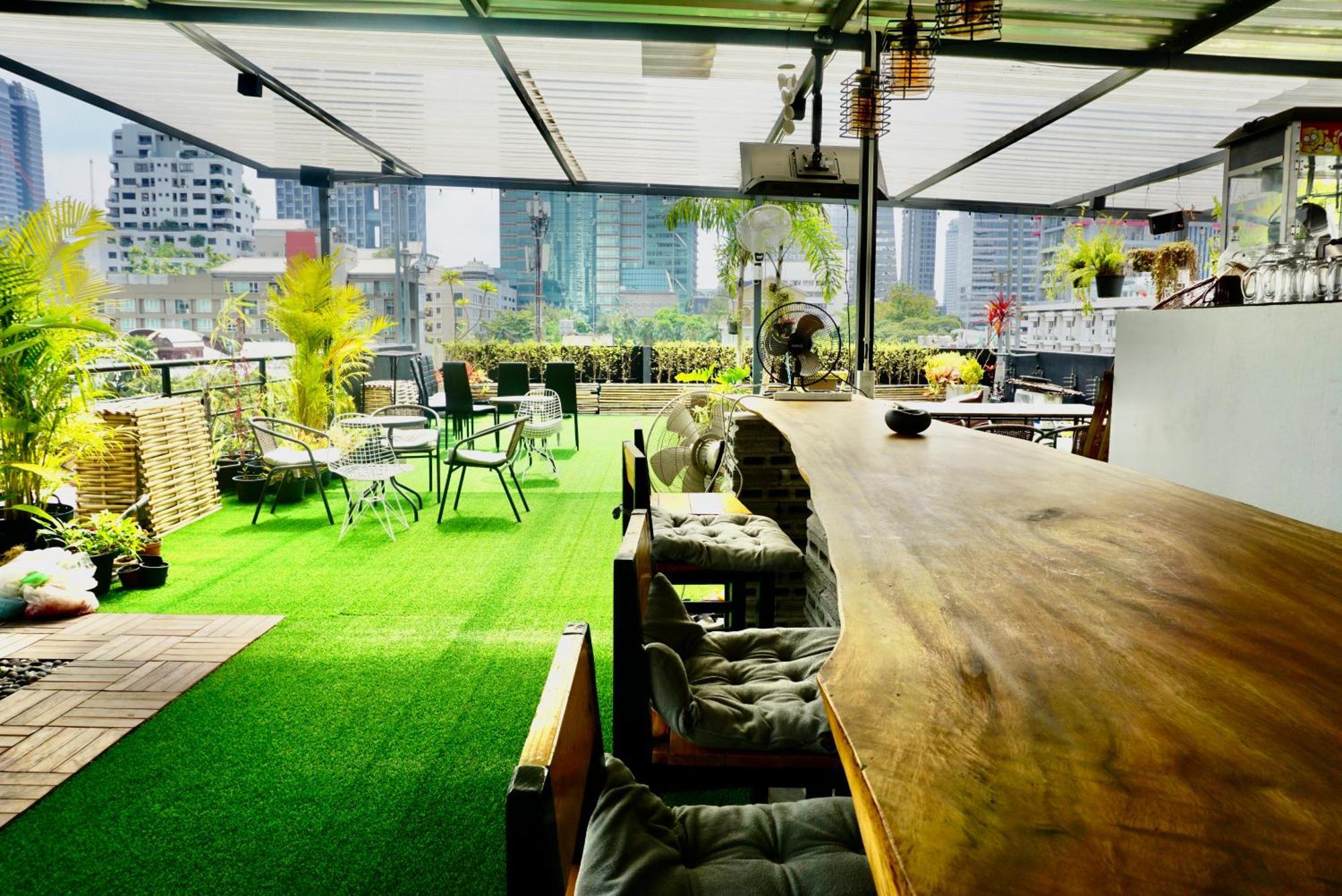 Silom Soi 3 Hash Apartment Hip And Funky With Rooftop View Bangkok Esterno foto